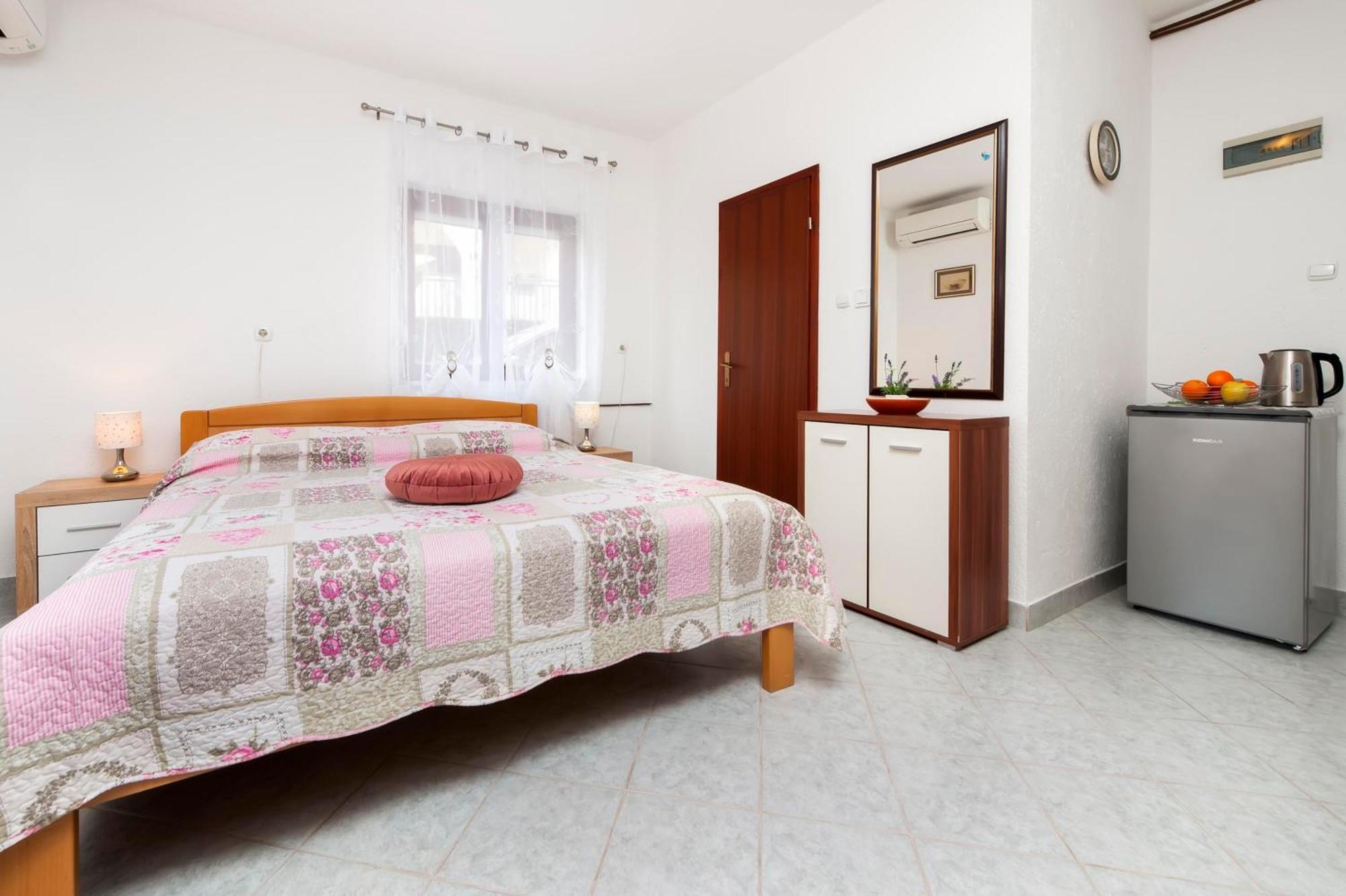 Apartments And Room Silvana Rovinj Zewnętrze zdjęcie