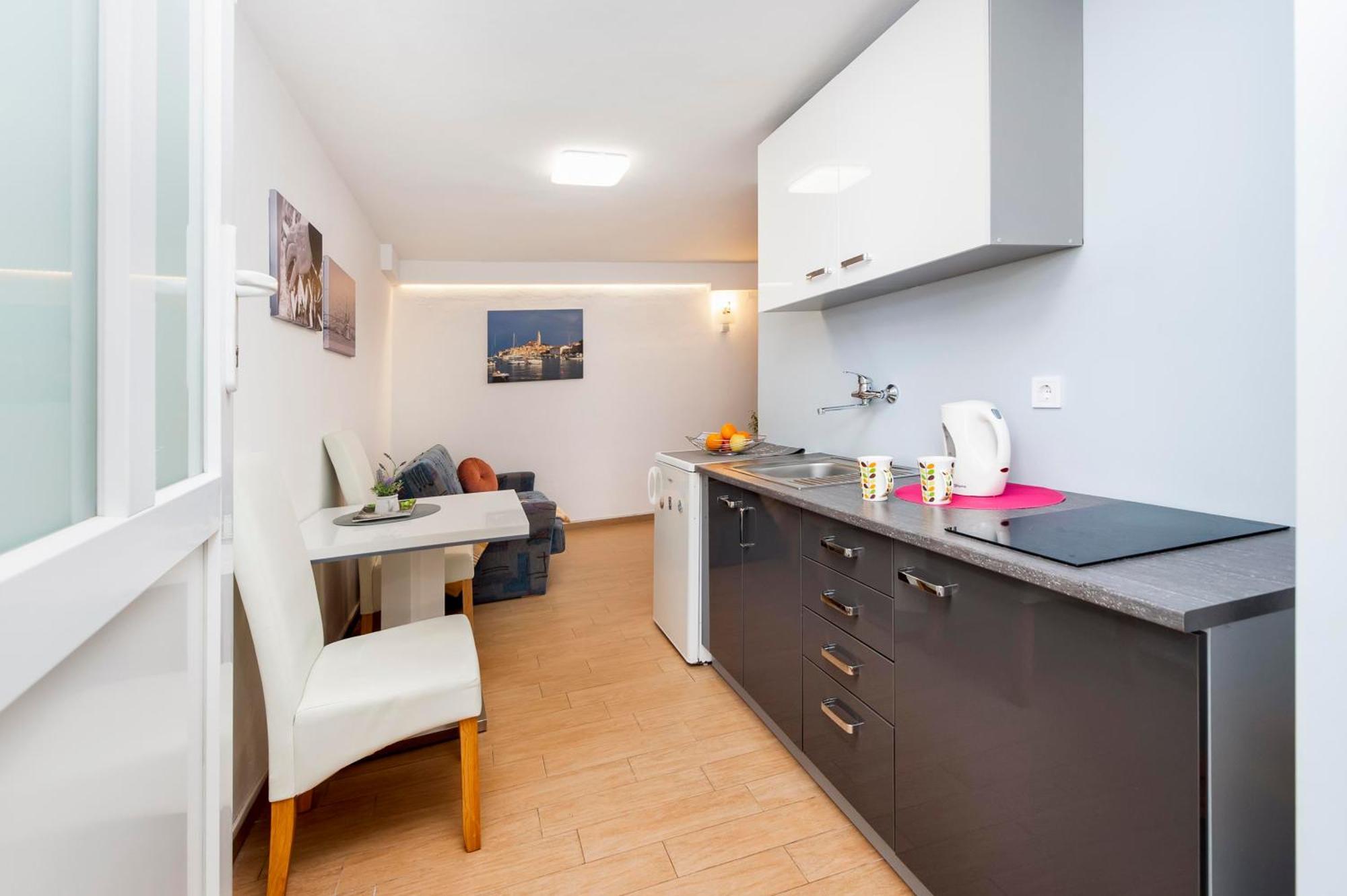 Apartments And Room Silvana Rovinj Zewnętrze zdjęcie